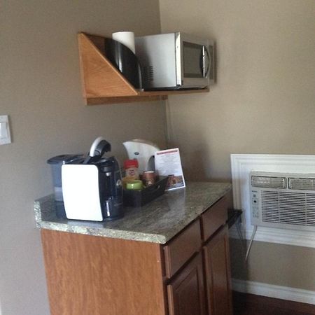 My Friends Inn Manitoulin Manitowaning Номер фото