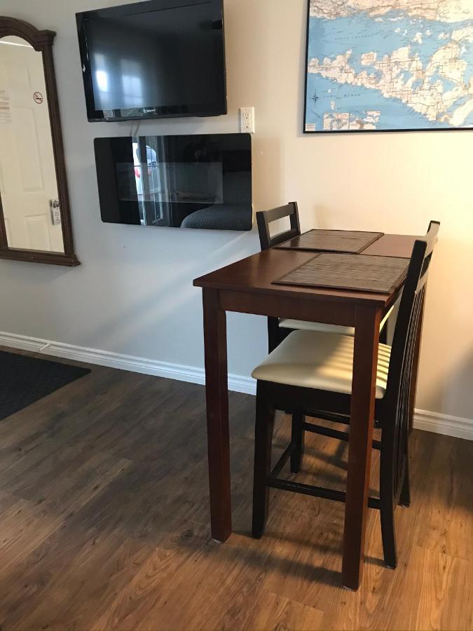 My Friends Inn Manitoulin Manitowaning Екстер'єр фото