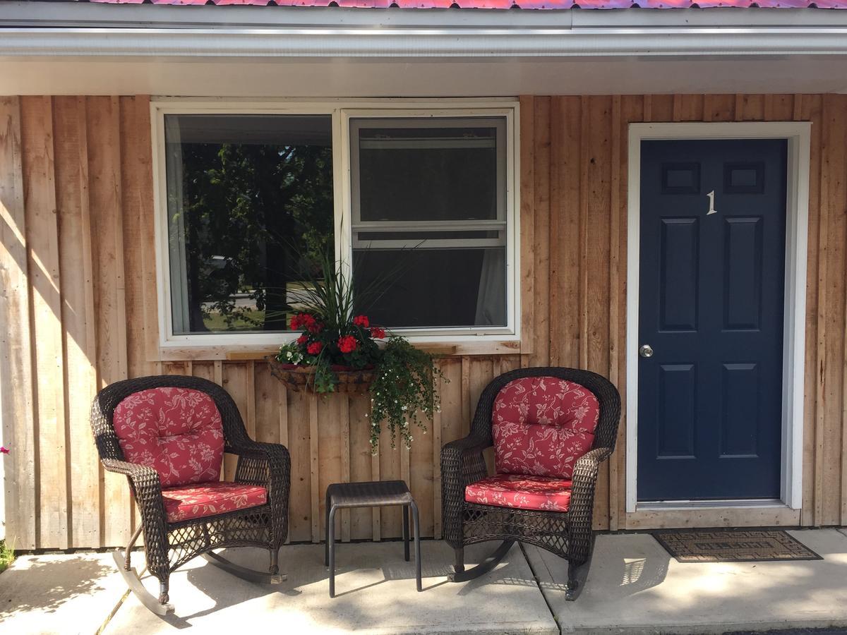 My Friends Inn Manitoulin Manitowaning Екстер'єр фото