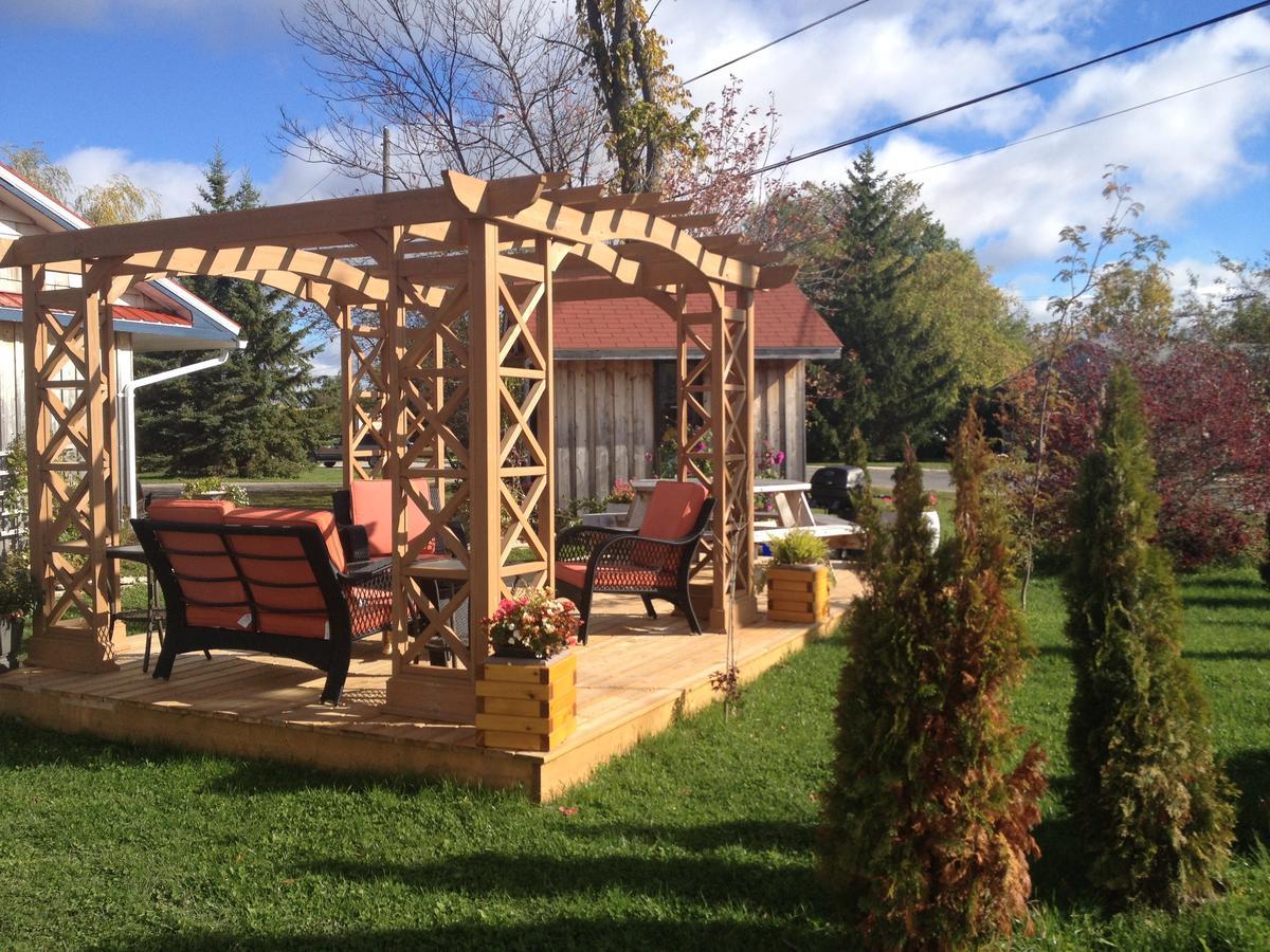 My Friends Inn Manitoulin Manitowaning Екстер'єр фото