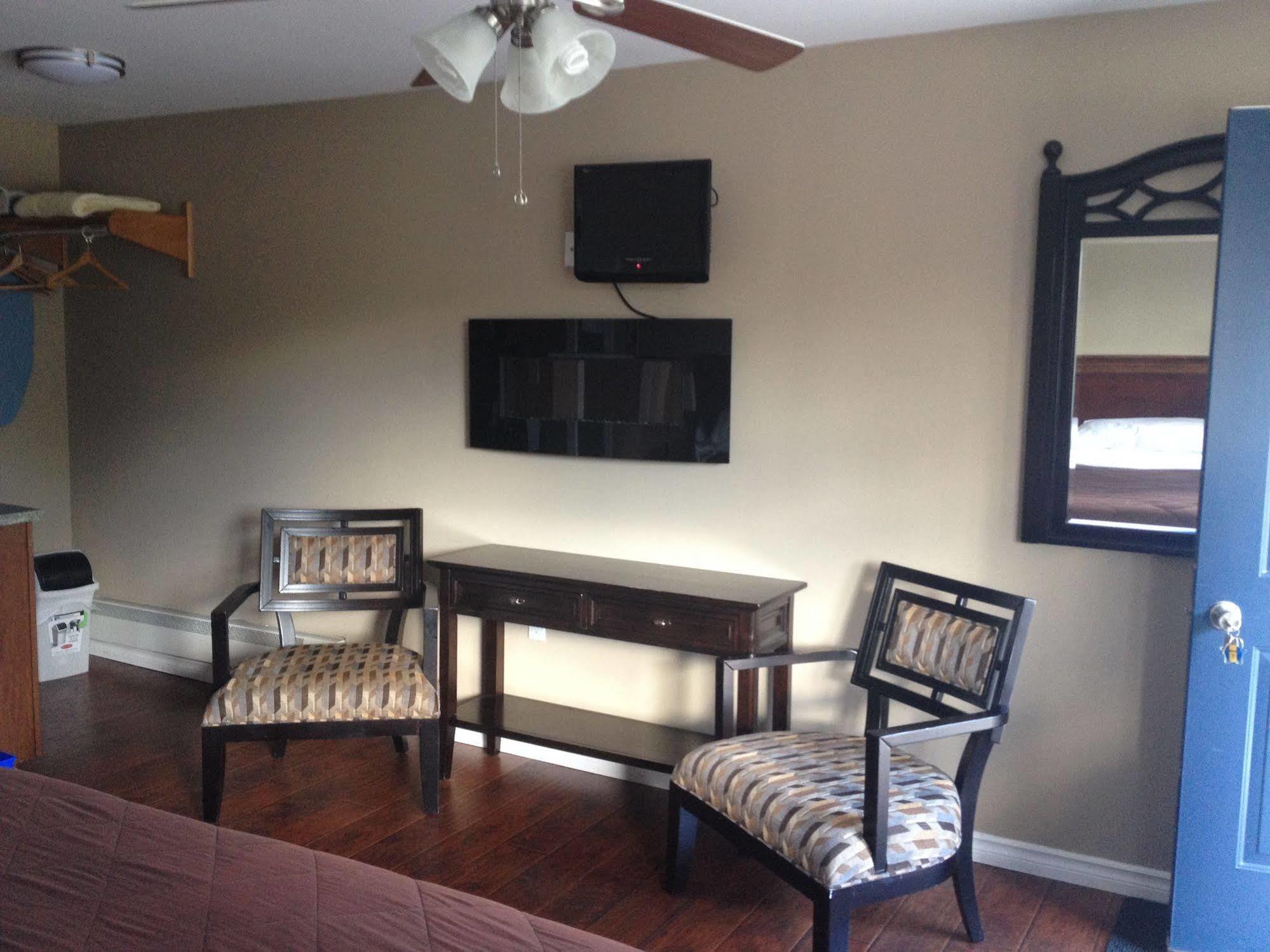 My Friends Inn Manitoulin Manitowaning Екстер'єр фото