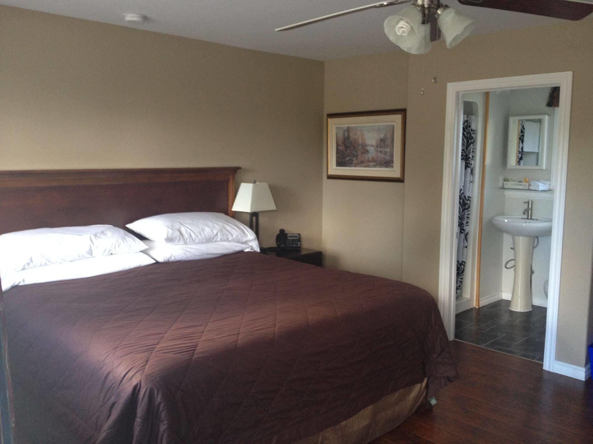 My Friends Inn Manitoulin Manitowaning Екстер'єр фото