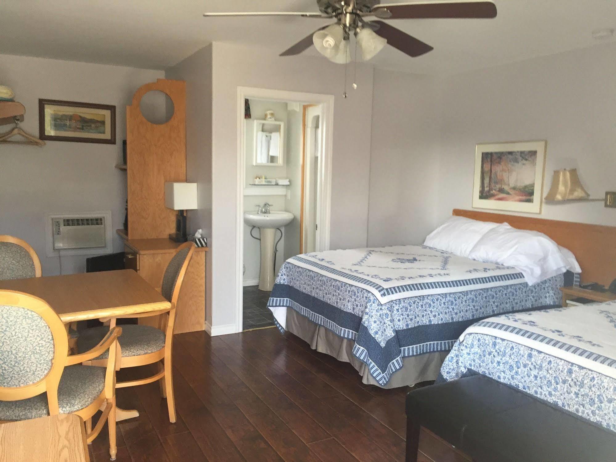 My Friends Inn Manitoulin Manitowaning Екстер'єр фото