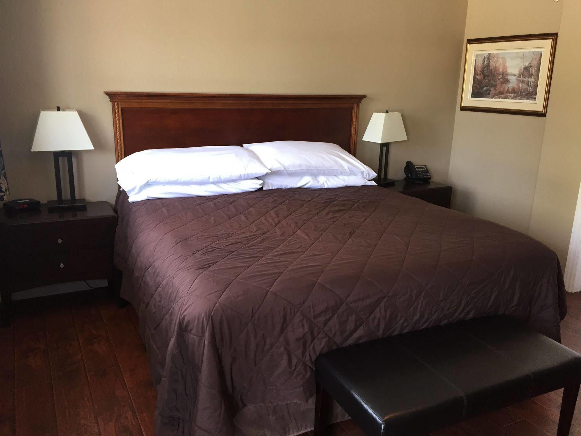 My Friends Inn Manitoulin Manitowaning Екстер'єр фото